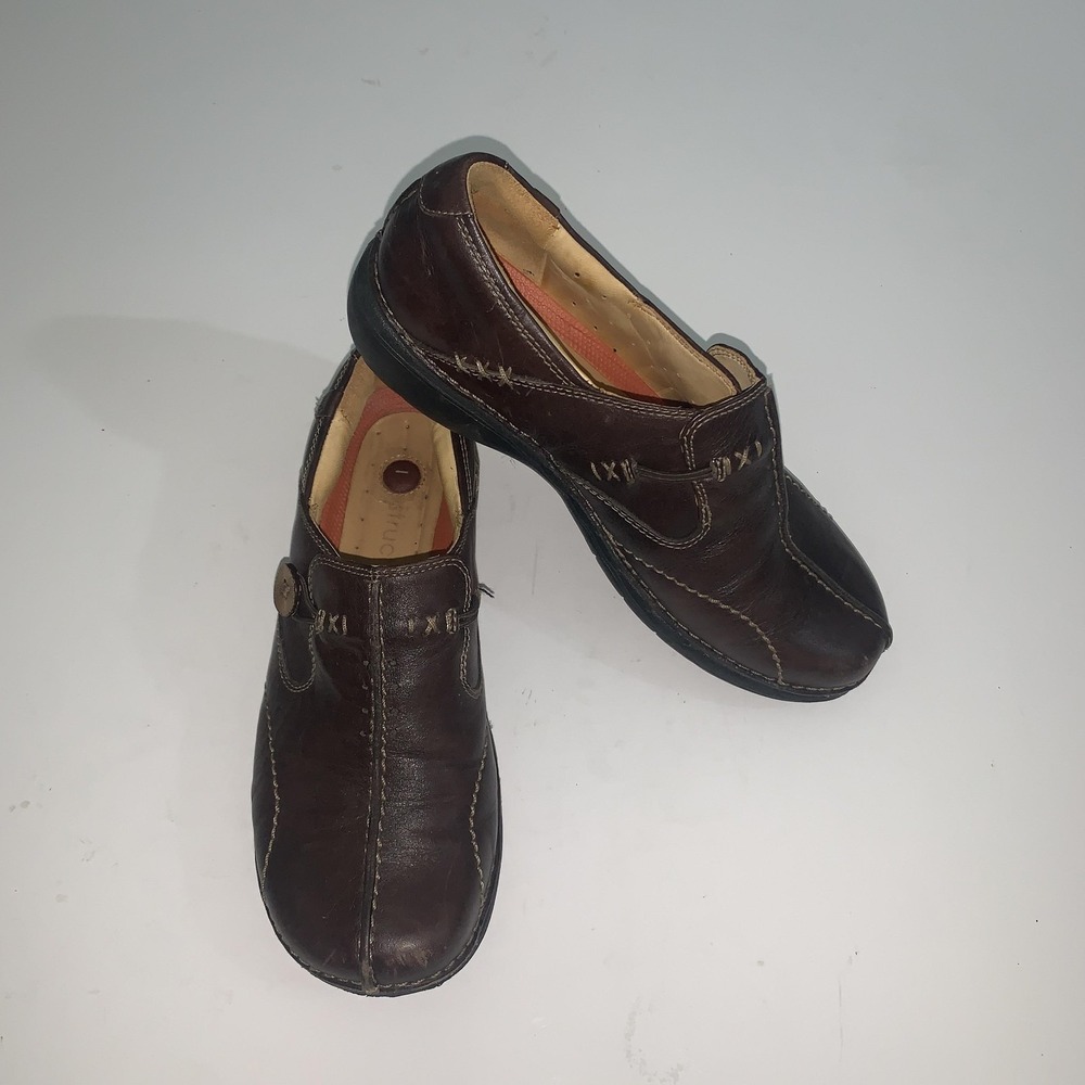 Clarks Unstructured Shoes Womens Size 8 Brown Leather Slip On Comfort Button